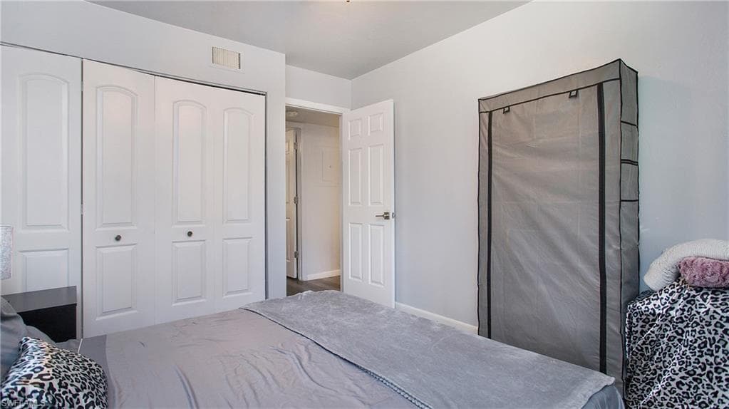 1460 Green Valley Cir 404, Naples, FL 34104-15