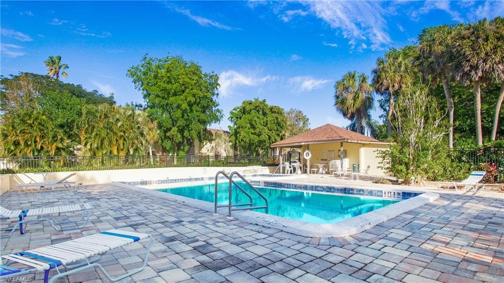 1460 Green Valley Cir 404, Naples, FL 34104-20