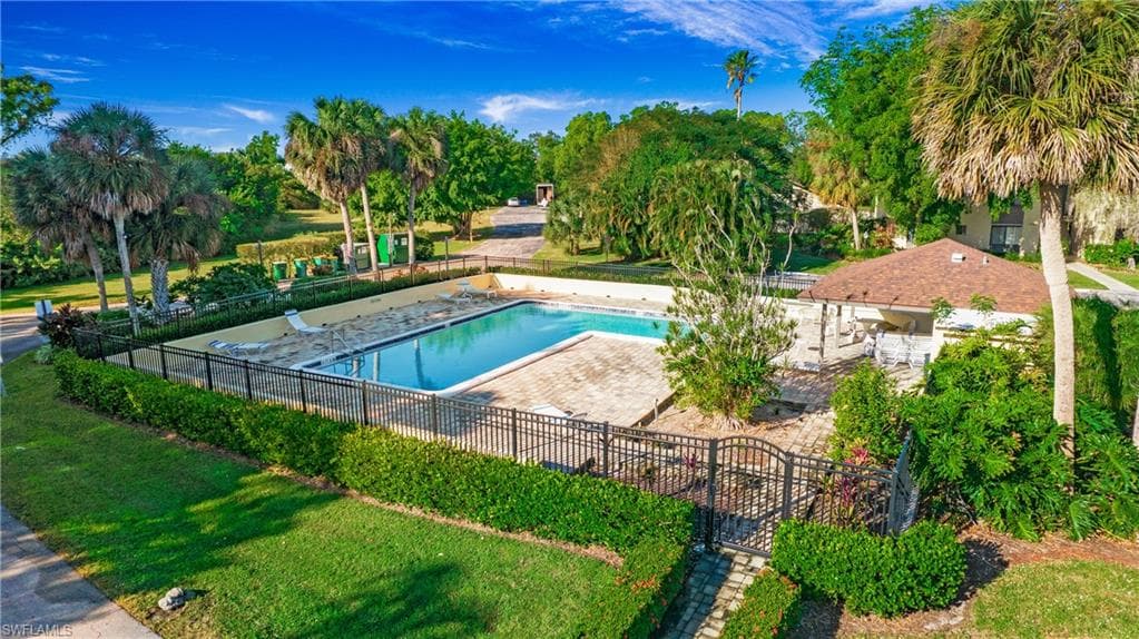 1460 Green Valley Cir 404, Naples, FL 34104-22