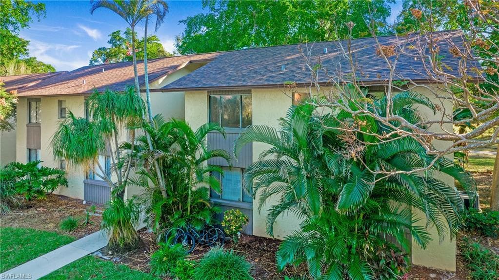 1460 Green Valley Cir 404, Naples, FL 34104-4