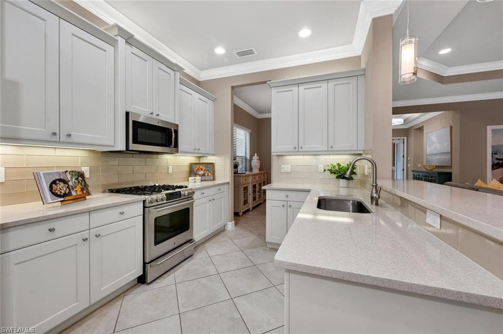 4063 Aspen Chase Dr, Naples, FL 34119-9