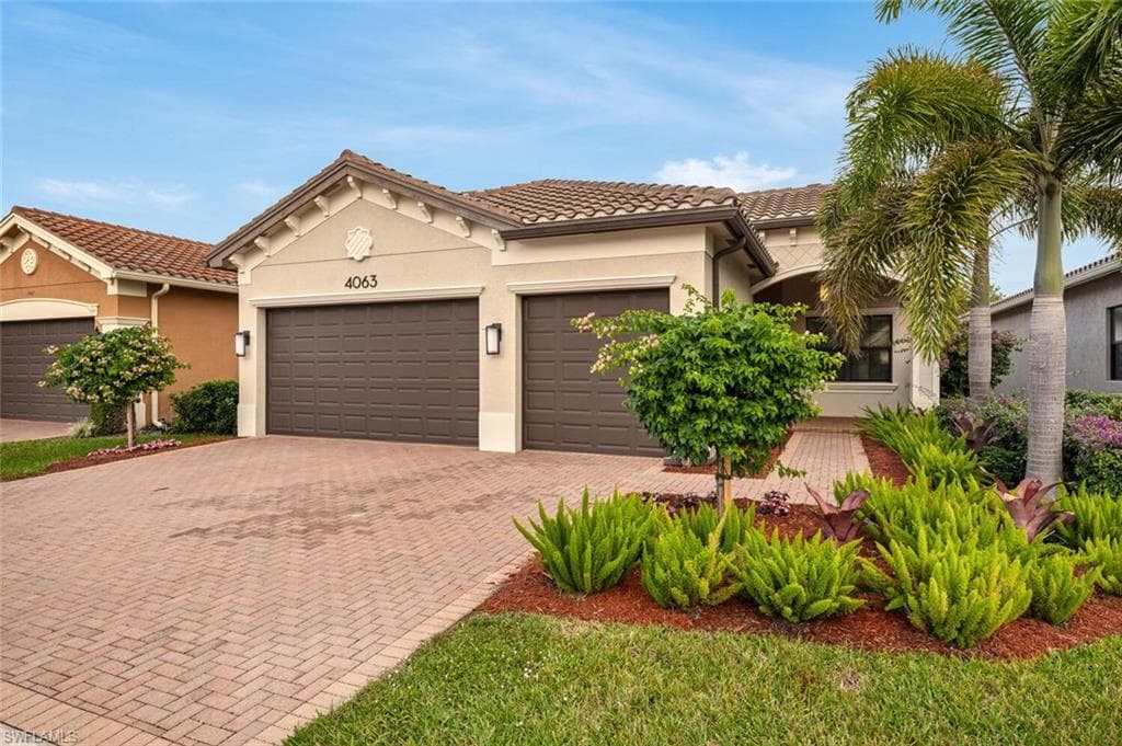 4063 Aspen Chase Dr, Naples, FL 34119-5