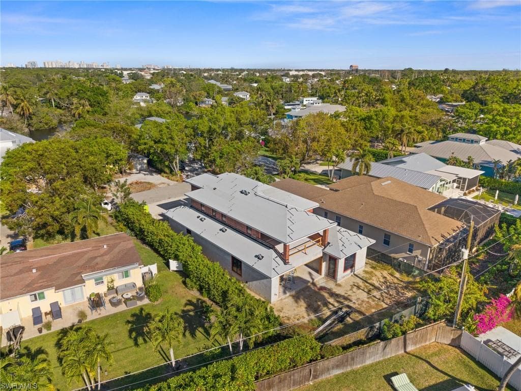 1120 10th Ave N, Naples, FL 34102-4