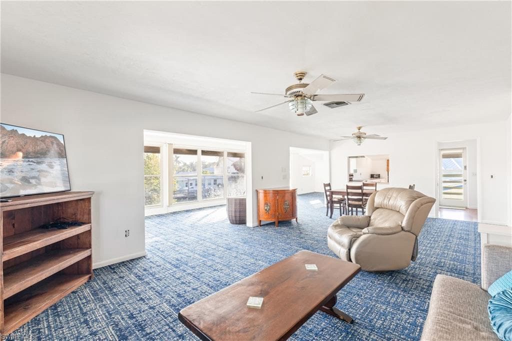 2718 Shoreview Dr, Naples, FL 34112-4