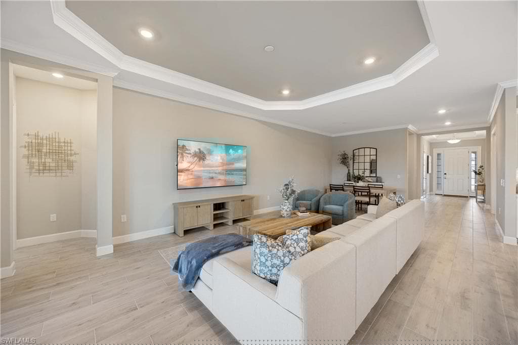 15140 Pescara St, Naples, FL 34114-9