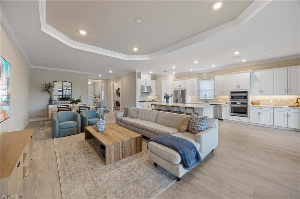 15140 Pescara St, Naples, FL 34114-2