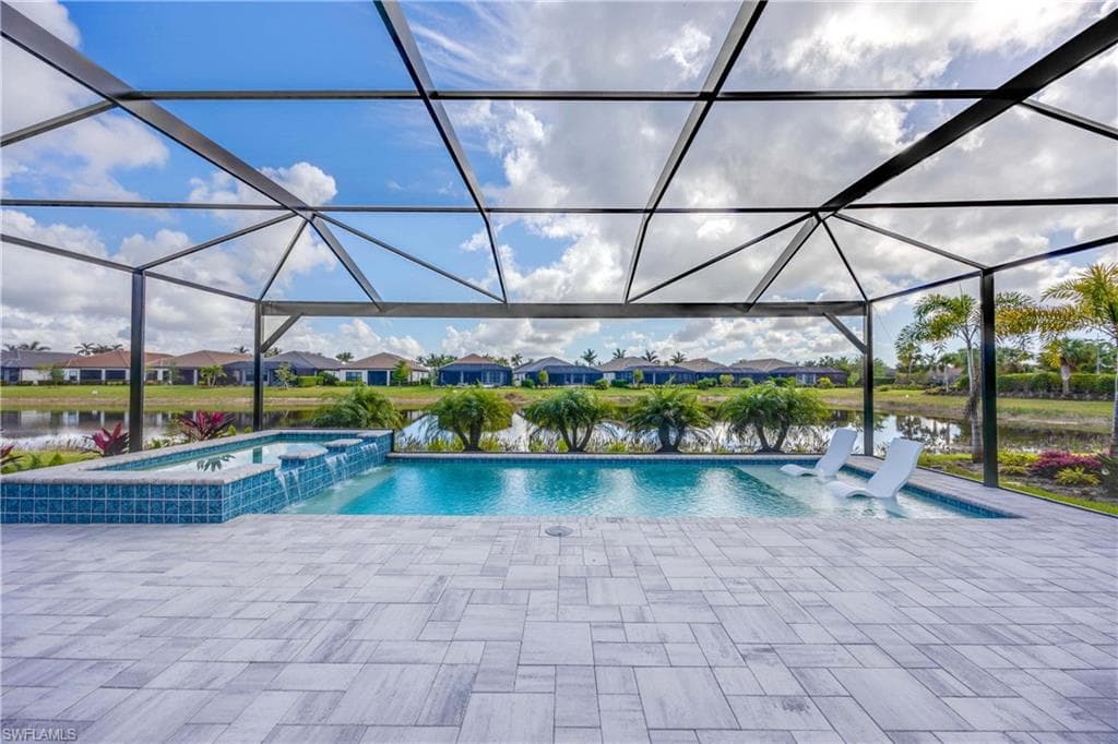 15140 Pescara St, Naples, FL 34114-4