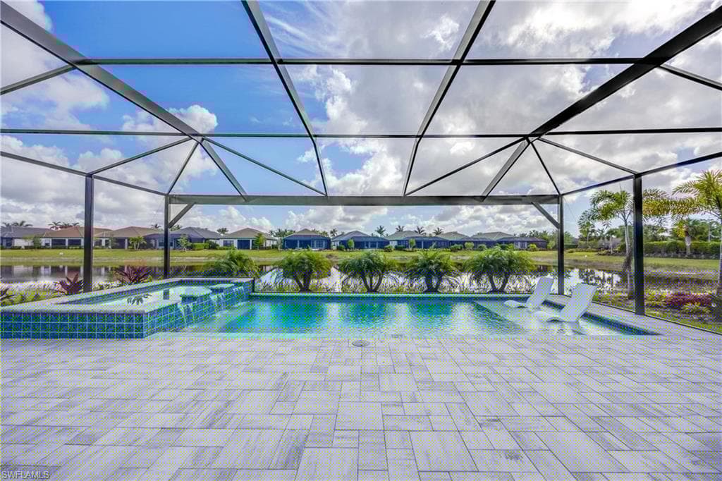 15140 Pescara St, Naples, FL 34114-4