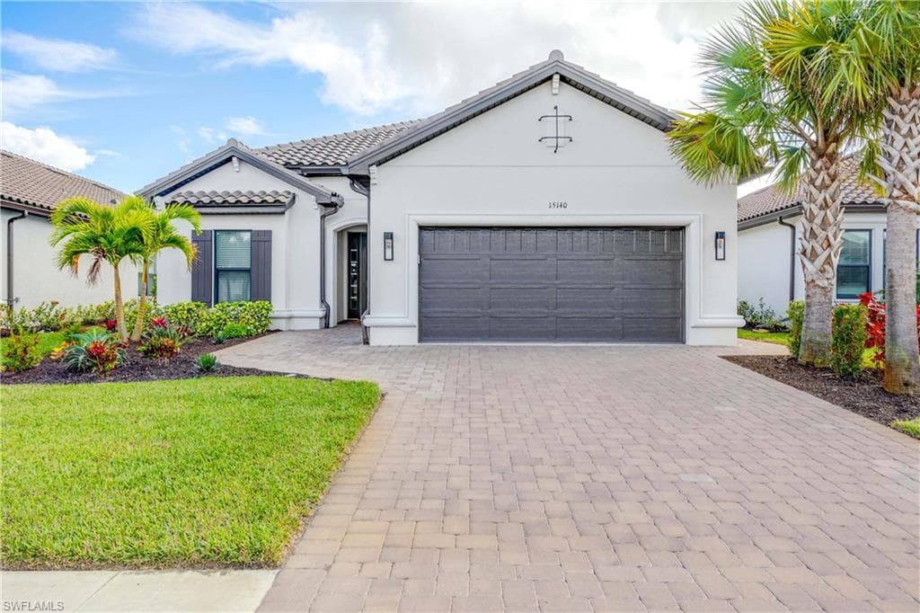 15140 Pescara St, Naples, FL 34114-5