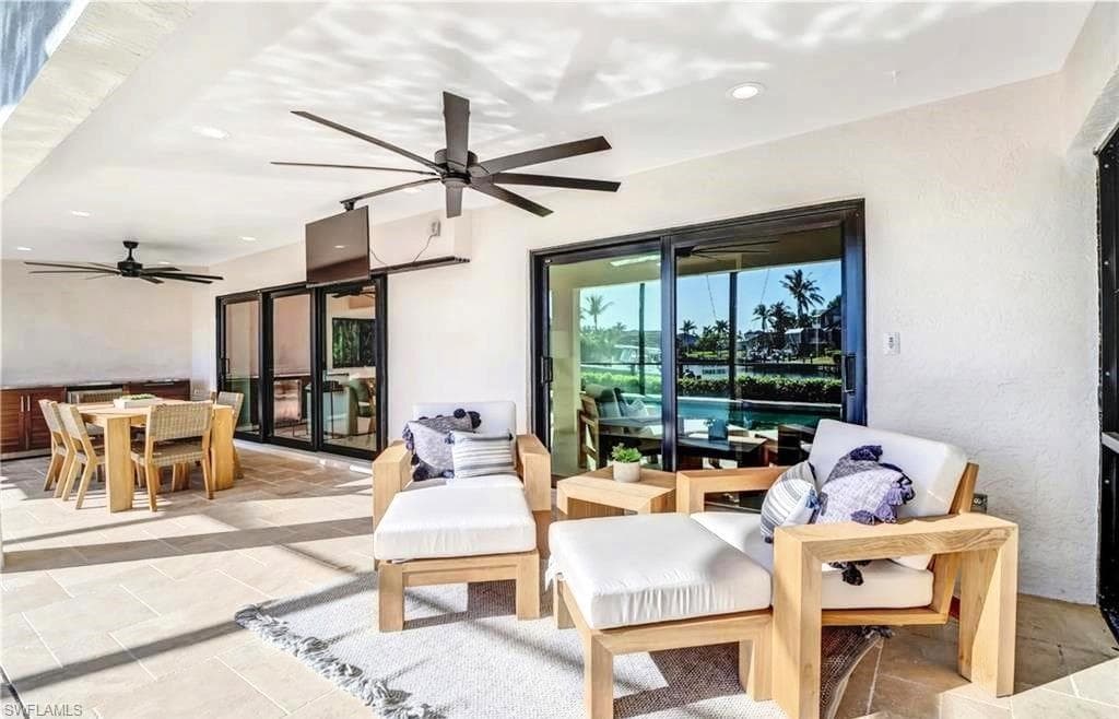 350 Henderson Ct, Marco Island, FL 34145-11