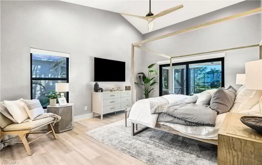 350 Henderson Ct, Marco Island, FL 34145-17