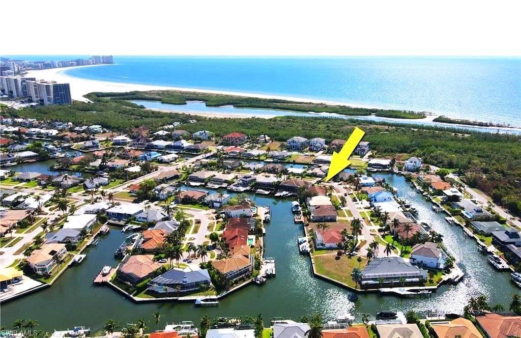 350 Henderson Ct, Marco Island, FL 34145-6