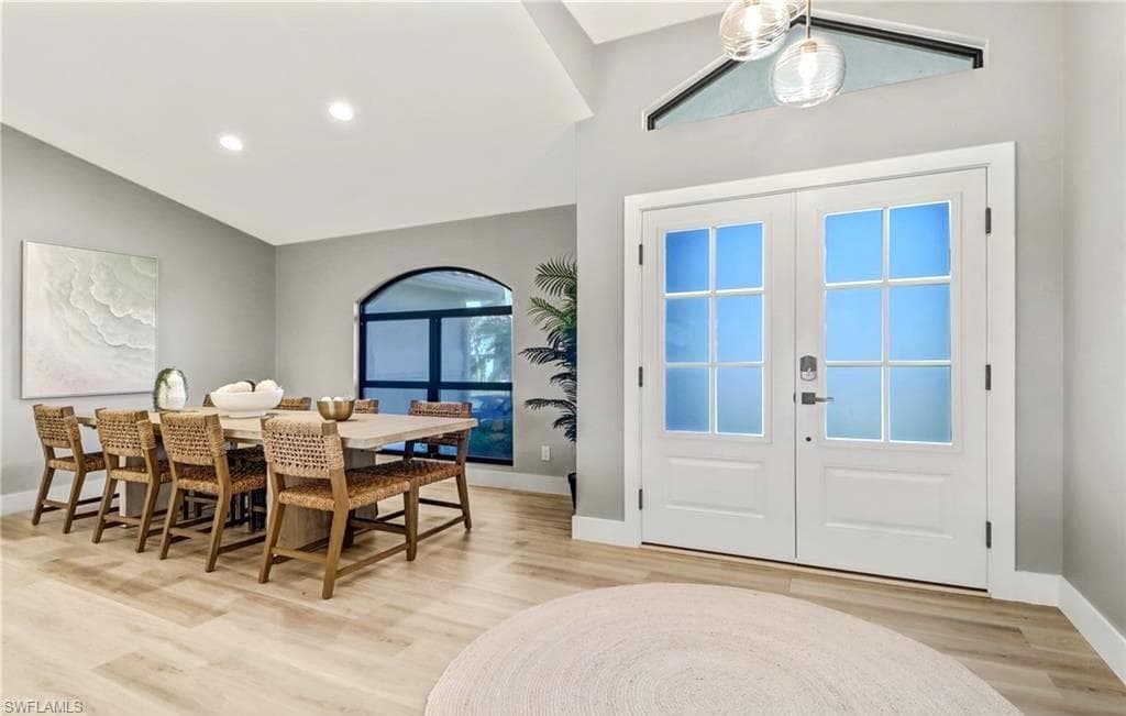 350 Henderson Ct, Marco Island, FL 34145-8