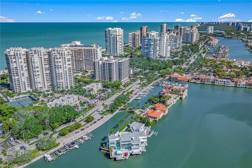 4031 Gulf Shore Blvd N 22, Naples, FL 34103-43