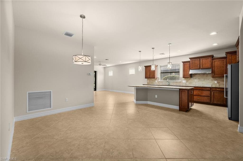 14650 Laguna Dr, Fort Myers, FL 33908-11