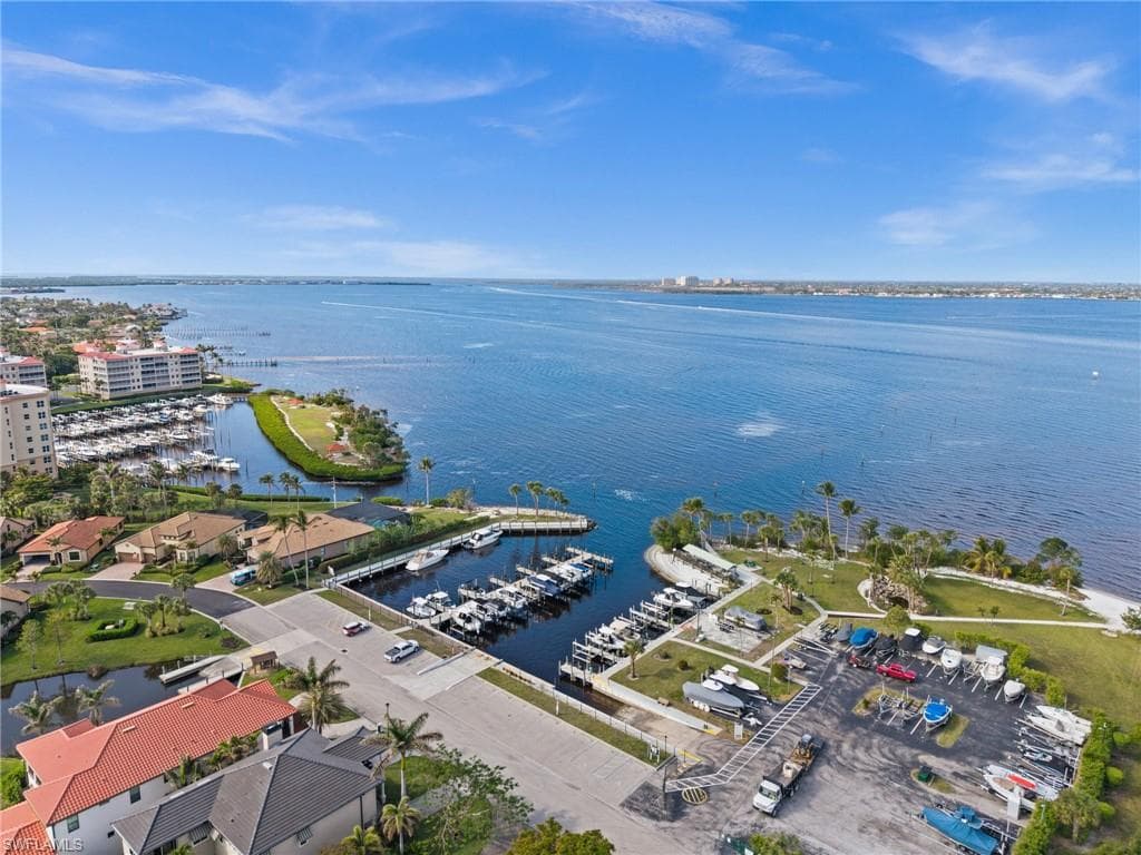 14650 Laguna Dr, Fort Myers, FL 33908-39