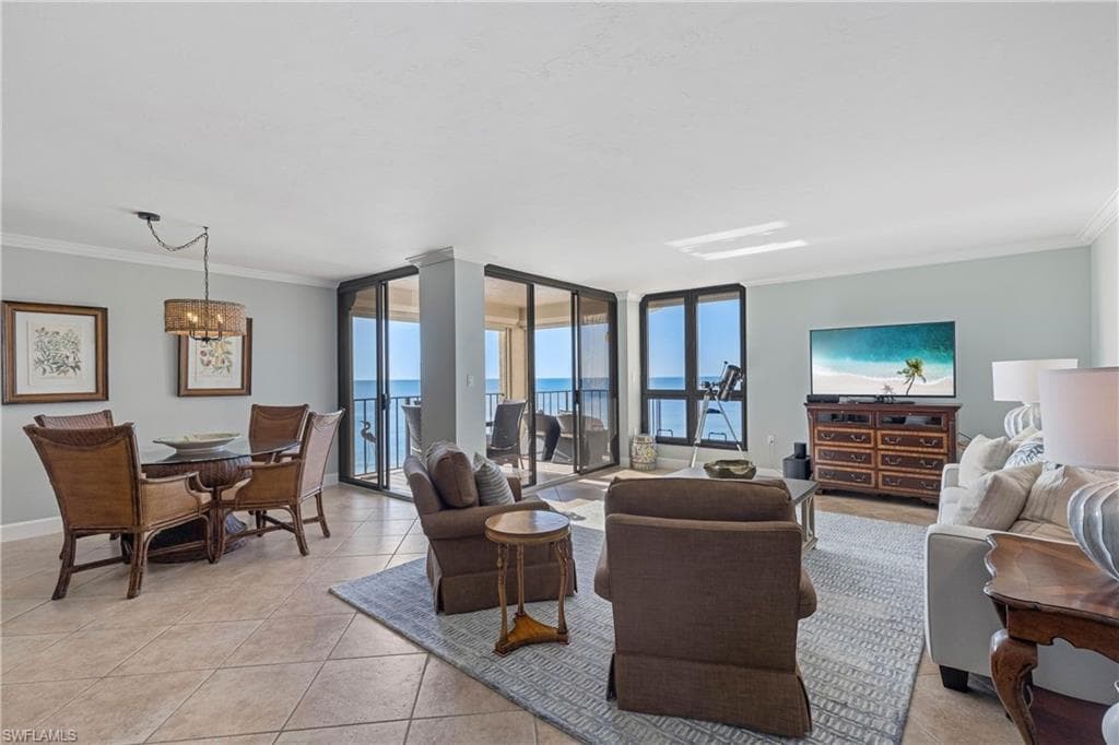 3215 Gulf Shore Blvd N 206n, Naples, FL 34103-10
