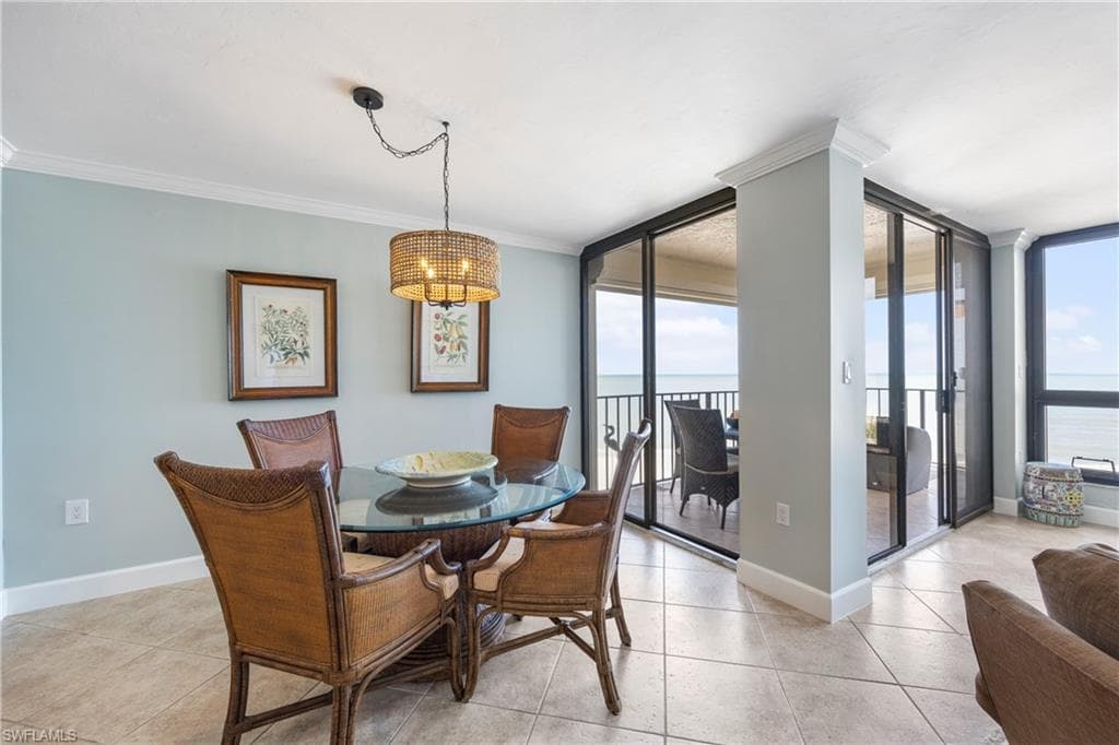 3215 Gulf Shore Blvd N 206n, Naples, FL 34103-11