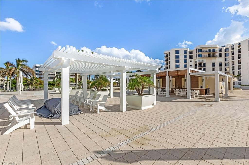 3215 Gulf Shore Blvd N 206n, Naples, FL 34103-22