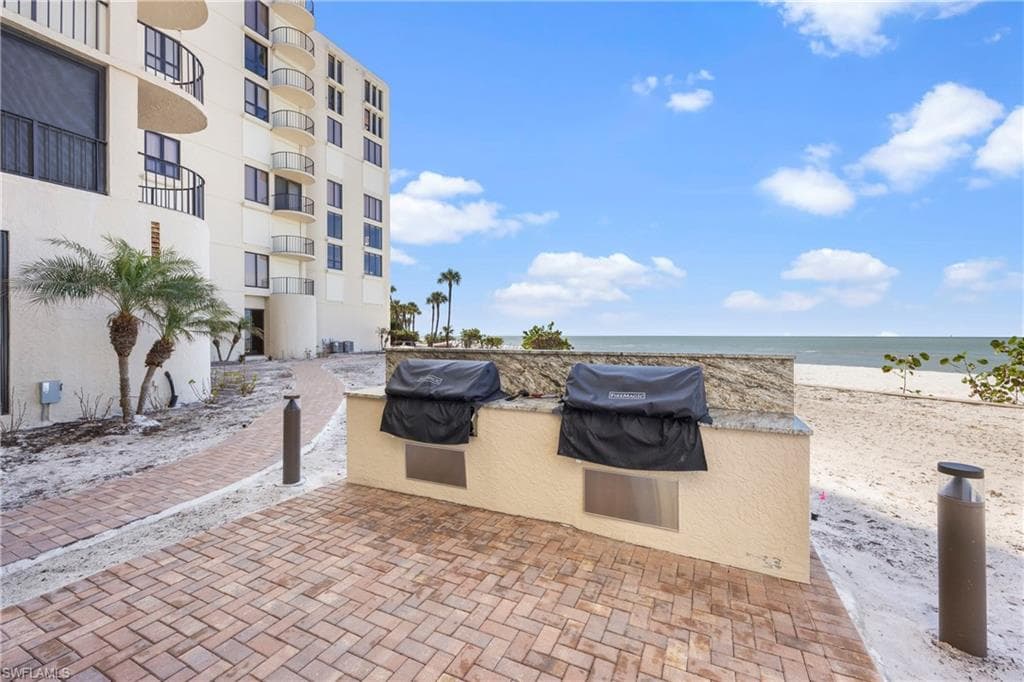 3215 Gulf Shore Blvd N 206n, Naples, FL 34103-24