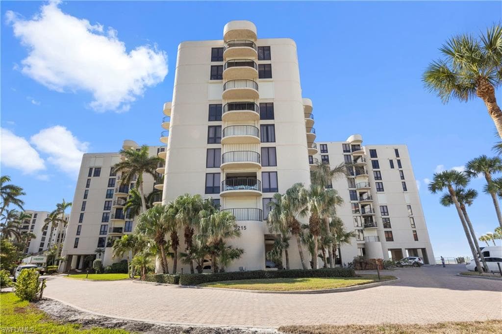 3215 Gulf Shore Blvd N 206n, Naples, FL 34103-26