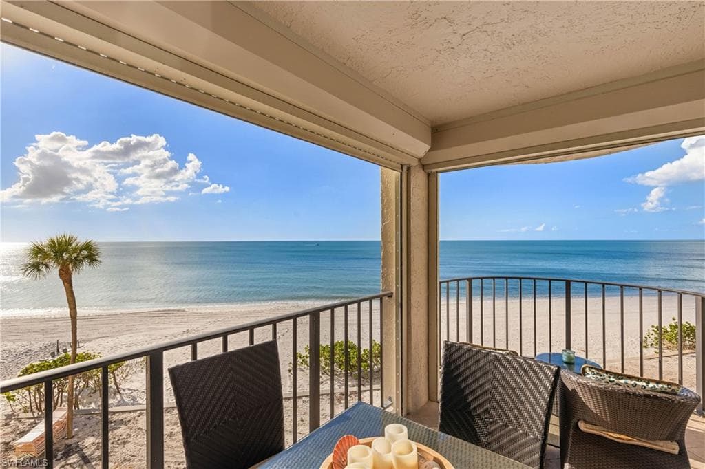 3215 Gulf Shore Blvd N 206n, Naples, FL 34103-2