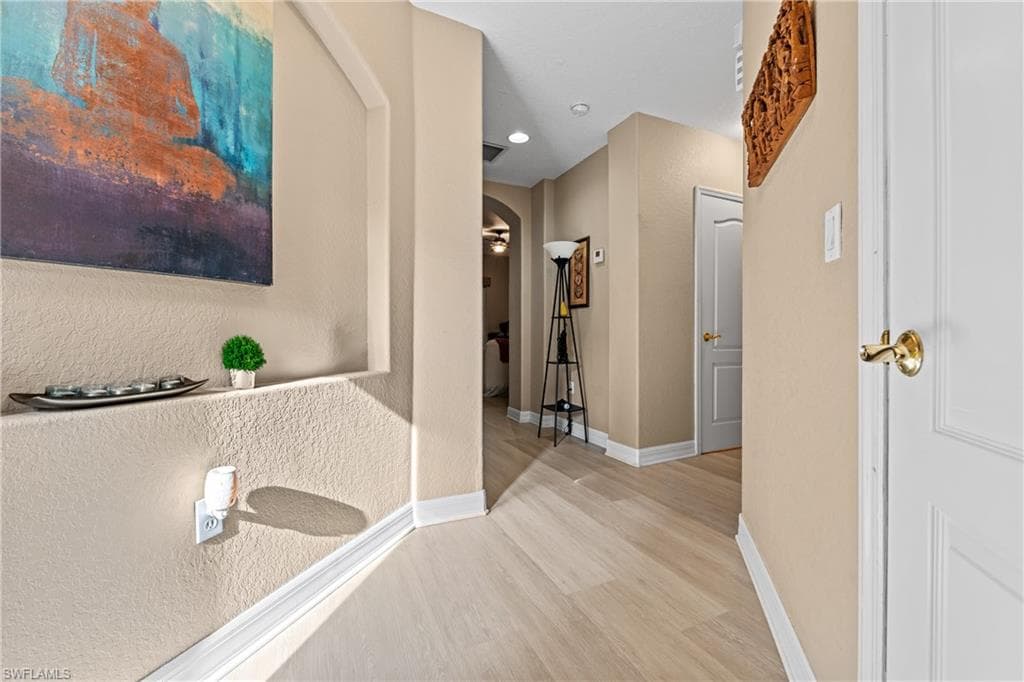 6040 Jonathans Bay Cir 401, Fort Myers, FL 33908-18