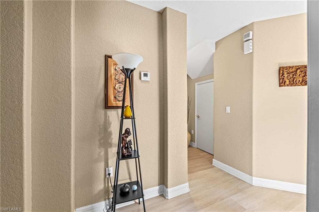 6040 Jonathans Bay Cir 401, Fort Myers, FL 33908-19