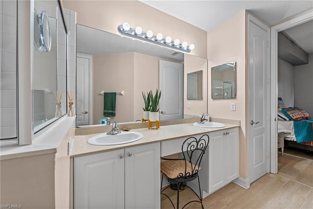 6040 Jonathans Bay Cir 401, Fort Myers, FL 33908-23