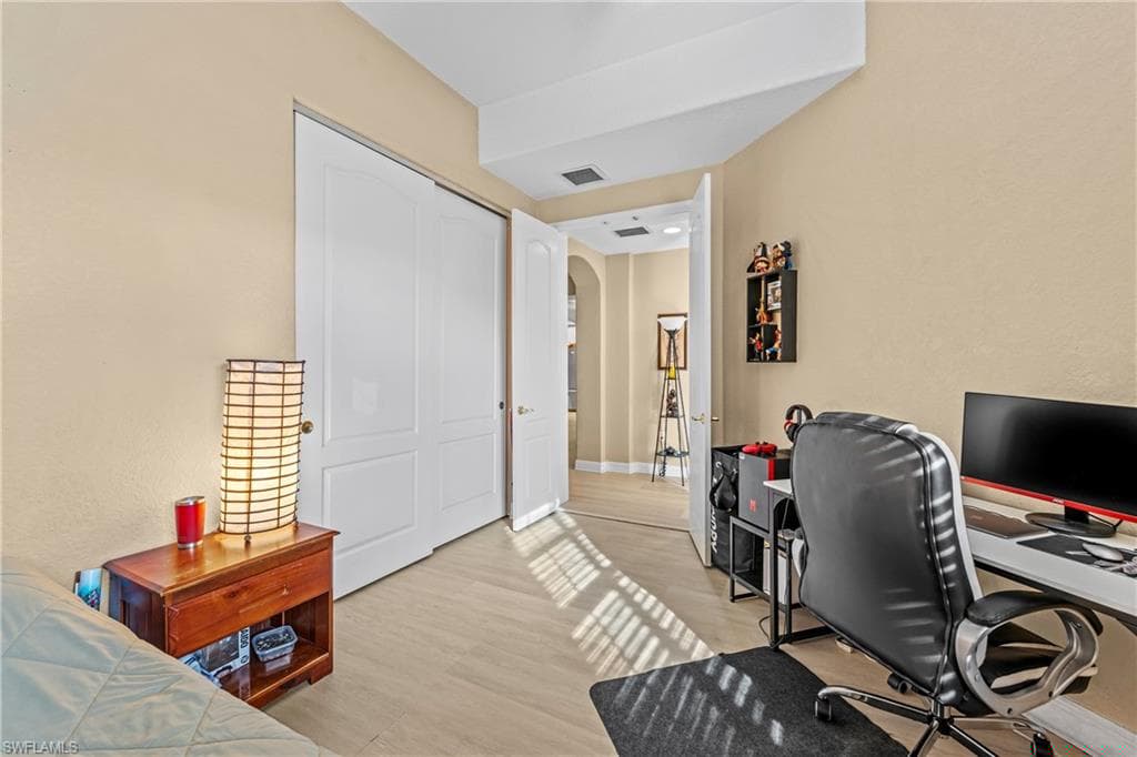 6040 Jonathans Bay Cir 401, Fort Myers, FL 33908-26