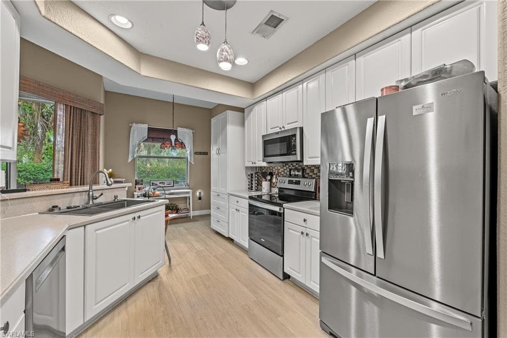 6040 Jonathans Bay Cir 401, Fort Myers, FL 33908-8