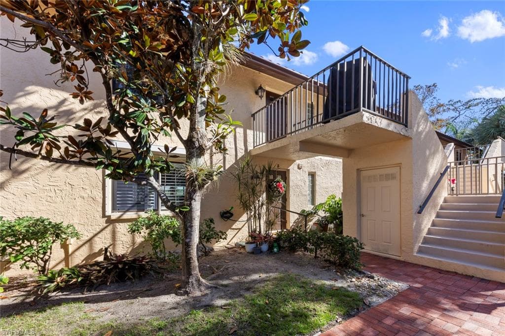 198 Albi Rd 4, Naples, FL 34112-26