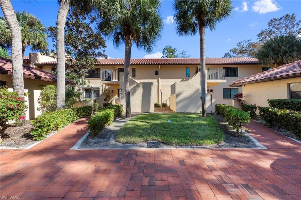 198 Albi Rd 4, Naples, FL 34112-27