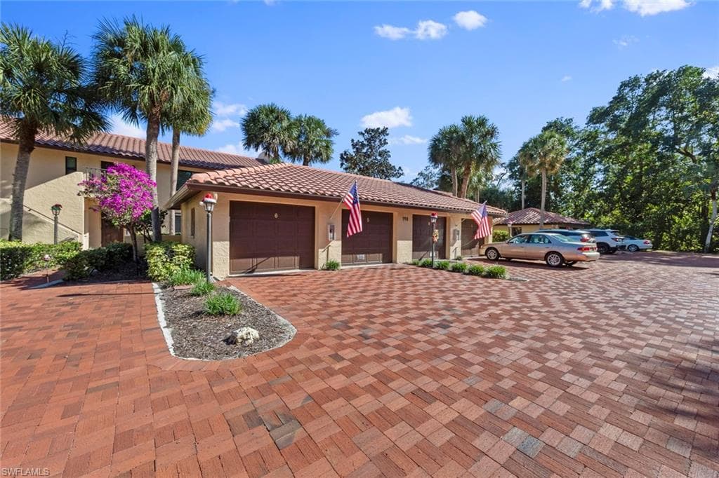198 Albi Rd 4, Naples, FL 34112-28