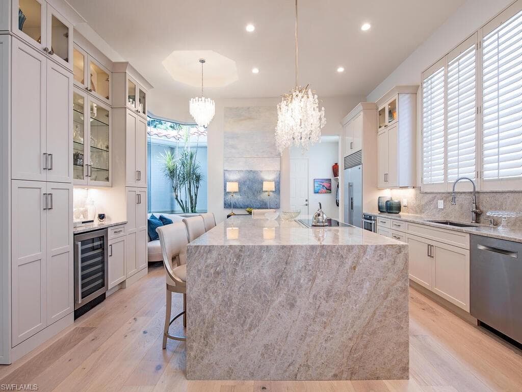 1264 Via Portofino, Naples, FL 34108-3