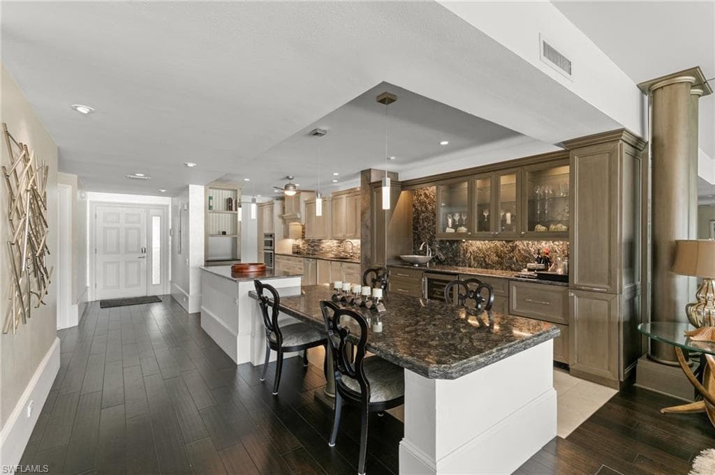 406 La Peninsula Blvd 406, Naples, FL 34113-12