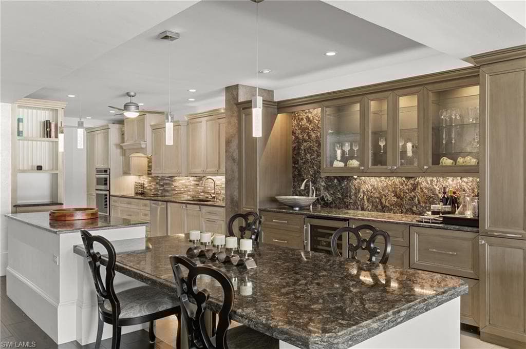 406 La Peninsula Blvd 406, Naples, FL 34113-13
