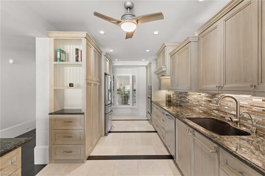 406 La Peninsula Blvd 406, Naples, FL 34113-15