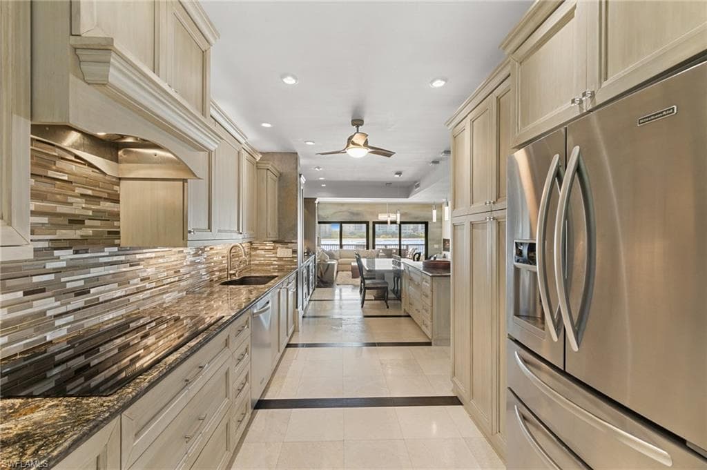 406 La Peninsula Blvd 406, Naples, FL 34113-17