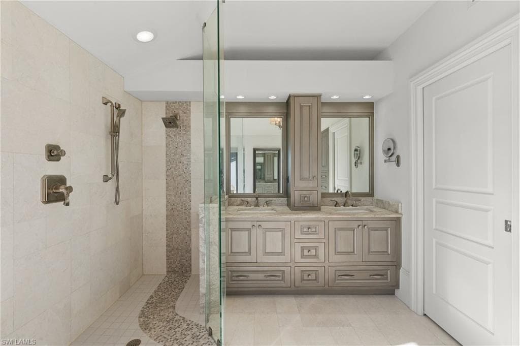 406 La Peninsula Blvd 406, Naples, FL 34113-23