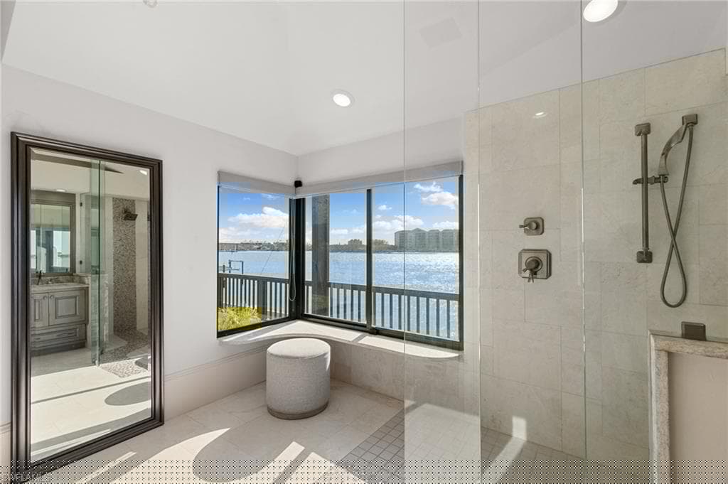 406 La Peninsula Blvd 406, Naples, FL 34113-24