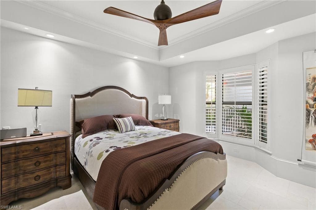 406 La Peninsula Blvd 406, Naples, FL 34113-27
