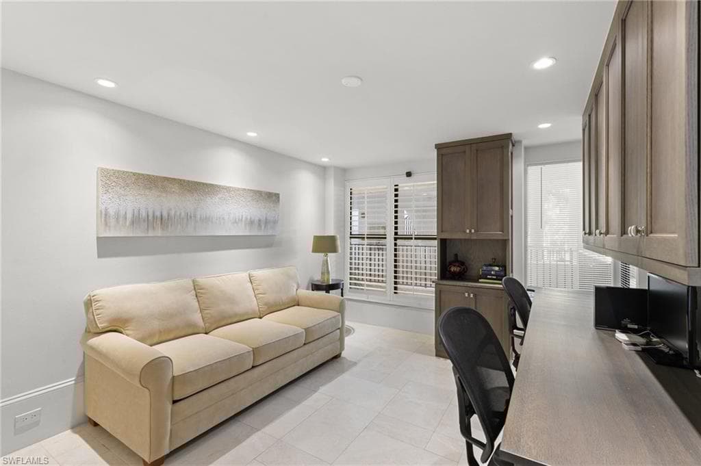 406 La Peninsula Blvd 406, Naples, FL 34113-29