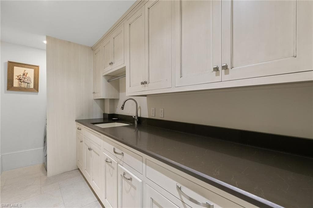 406 La Peninsula Blvd 406, Naples, FL 34113-31