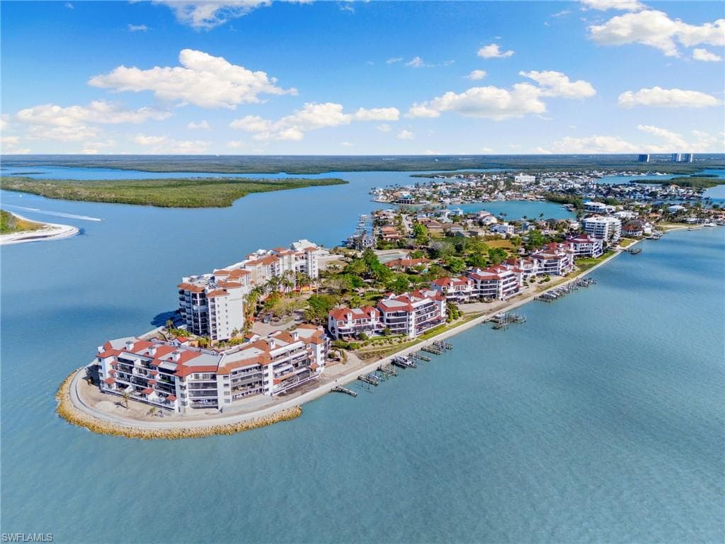 406 La Peninsula Blvd 406, Naples, FL 34113-38