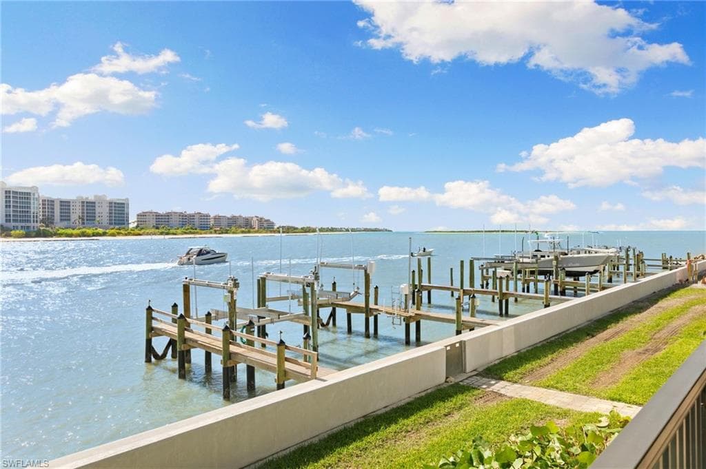 406 La Peninsula Blvd 406, Naples, FL 34113-3
