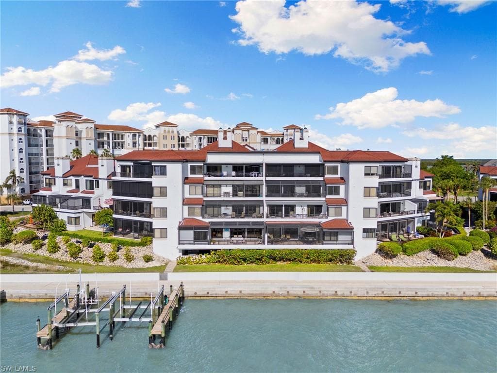 406 La Peninsula Blvd 406, Naples, FL 34113-39