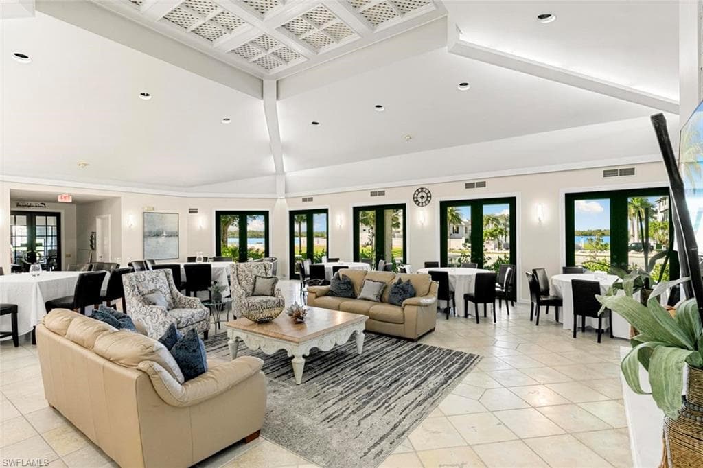 406 La Peninsula Blvd 406, Naples, FL 34113-41