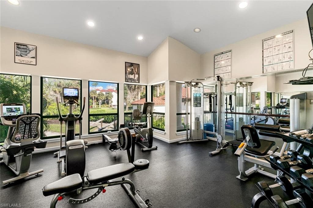 406 La Peninsula Blvd 406, Naples, FL 34113-43