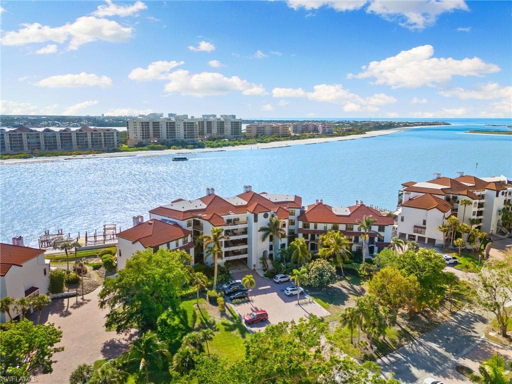 406 La Peninsula Blvd 406, Naples, FL 34113-4
